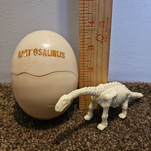 Arby's 2001 Discovery Kids Paleo Puzzles Apatosaurus Dinosaur Egg Kids Meal Toy